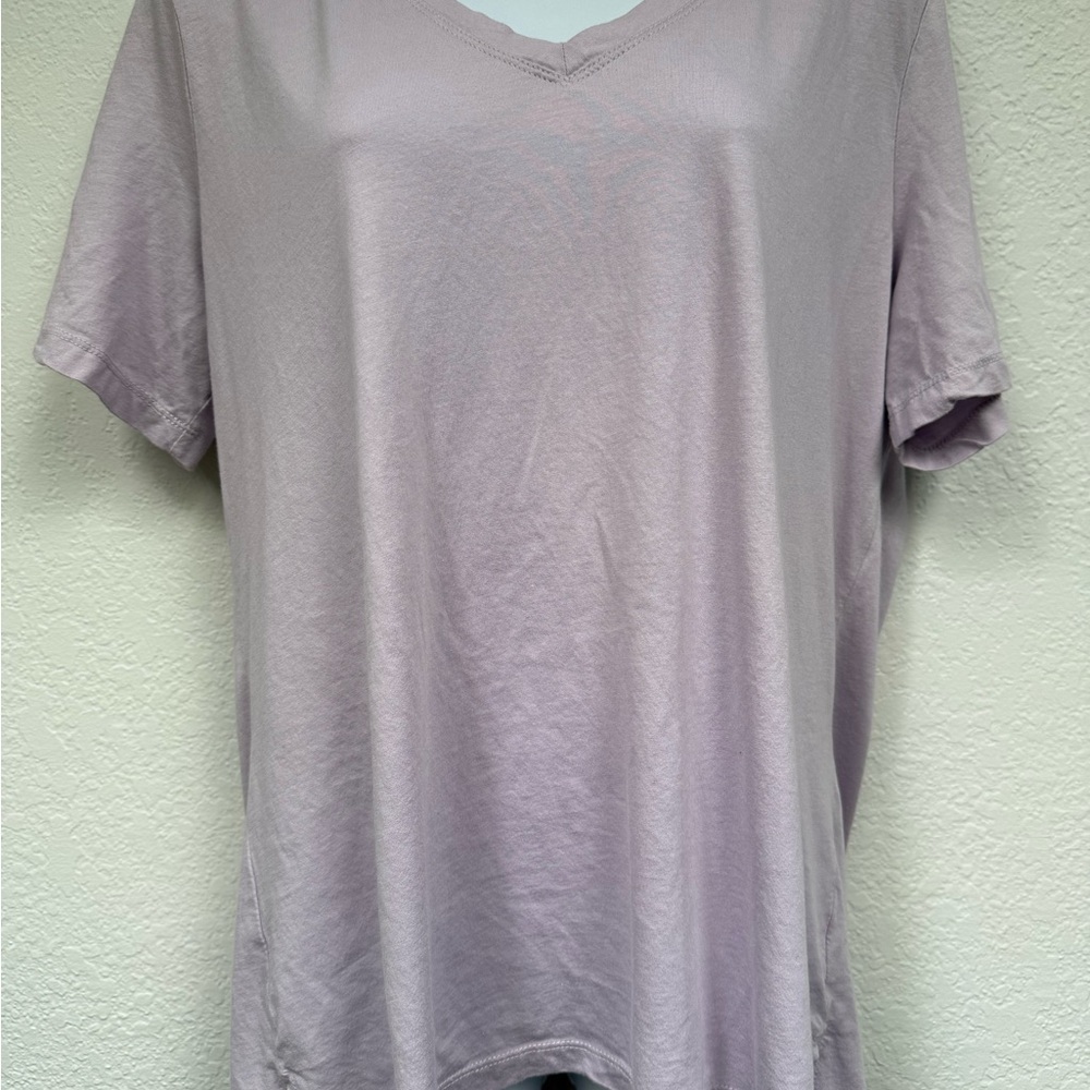 Lavender member’s mark V-Neck T-Shirt size XL